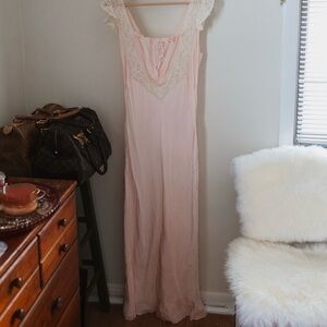 Elegant Pink Lace Nightgown 1930’s-40’s